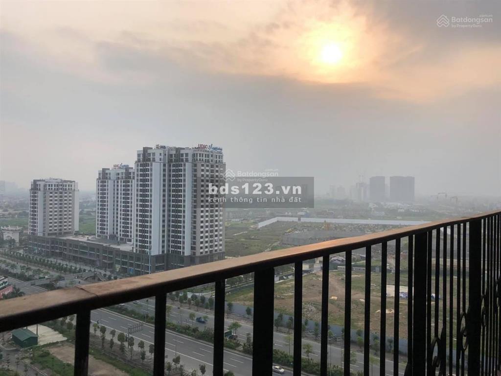 Chính chủ bán penstudio 58m2. 699 lạc long quân. sổ đỏ lâu dài. giá tốt. miễn môi giới, trung gian