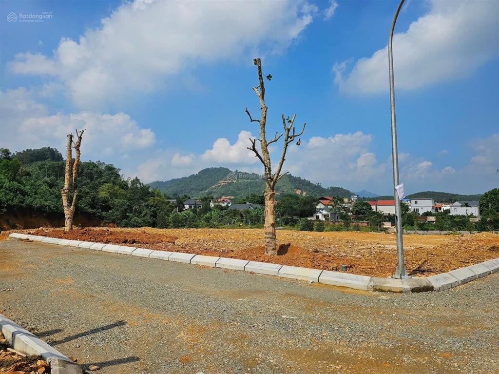 Siêu phẩm 1112m2 gần ga metro5 tiến xuân 3 mặt tiền sát xanhvilas giá cực tốt