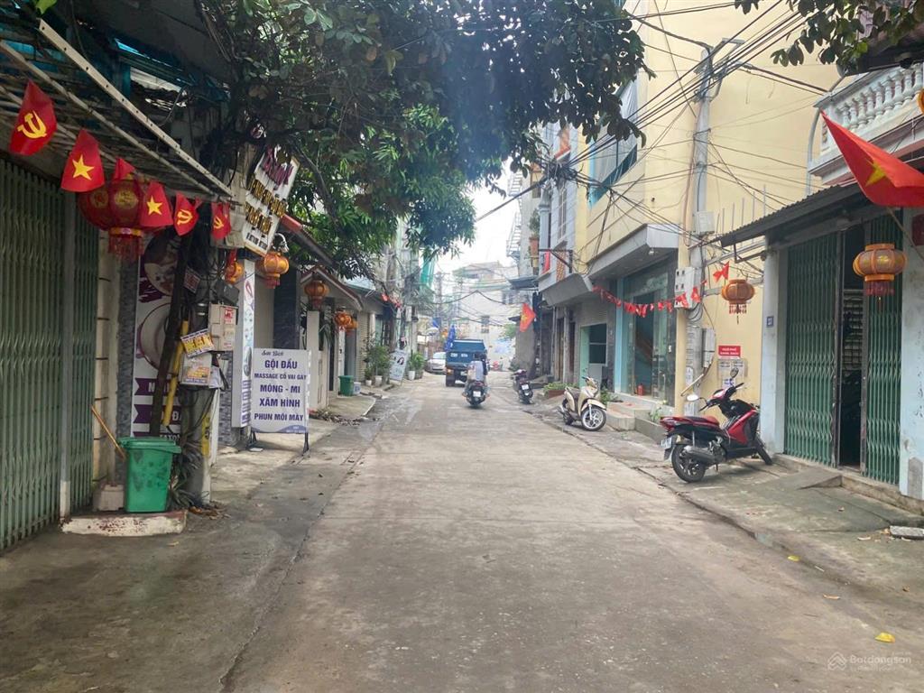 Bán nhà đất vị trí đẹp trung tâm thị trấn liên quan, thạch thất hn giá tốt