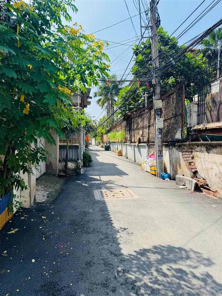 Bán tòa chdv thảo điền  ngay quốc hương  8,5x25m gần 200m2  3 tầng  tt 120tr/th  giá 31,2 tỷ