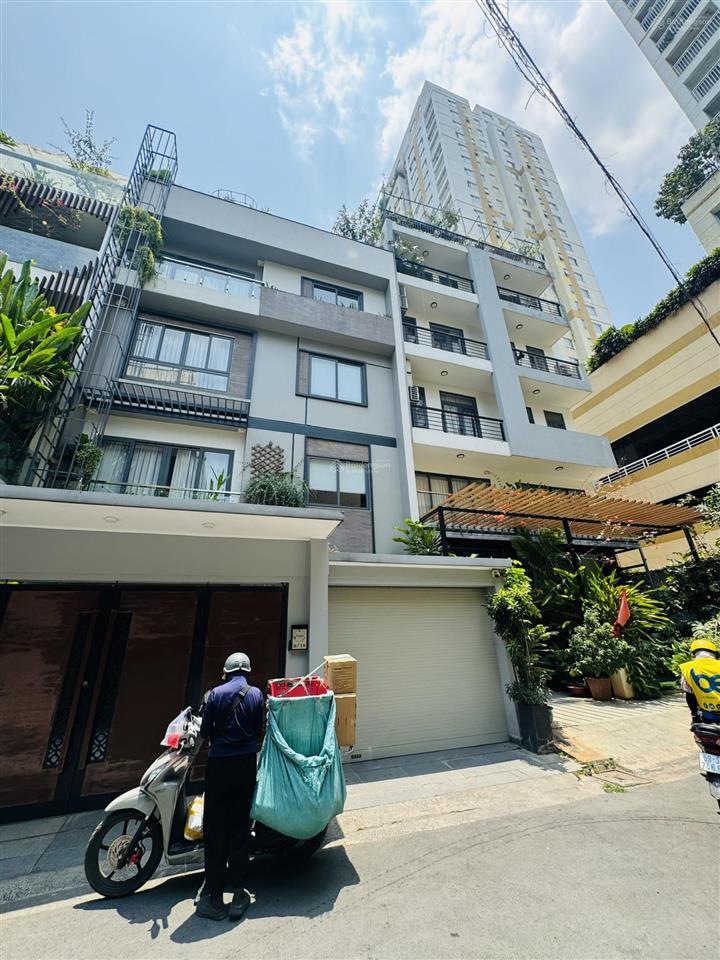 Bán tòa chdv thảo điền  ngay quốc hương  8,5x25m gần 200m2  3 tầng  tt 120tr/th  giá 31,2 tỷ