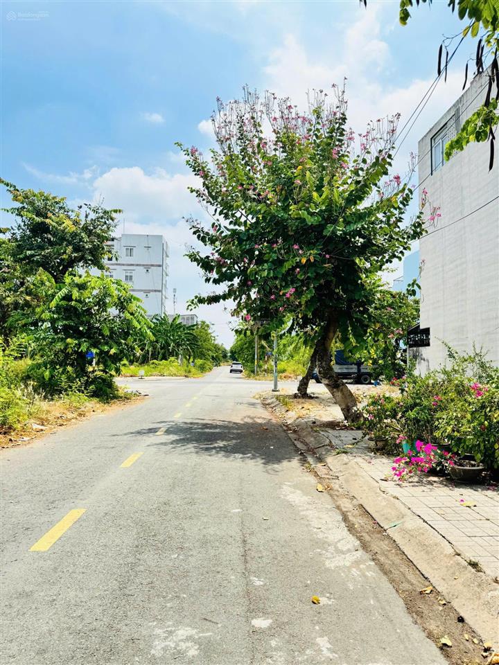 Hạ giá! bán nhà mặt tiền ngay trương văn bang  4 tầng  6 x 16m  95m2  full nt  giá về 15 tỷ