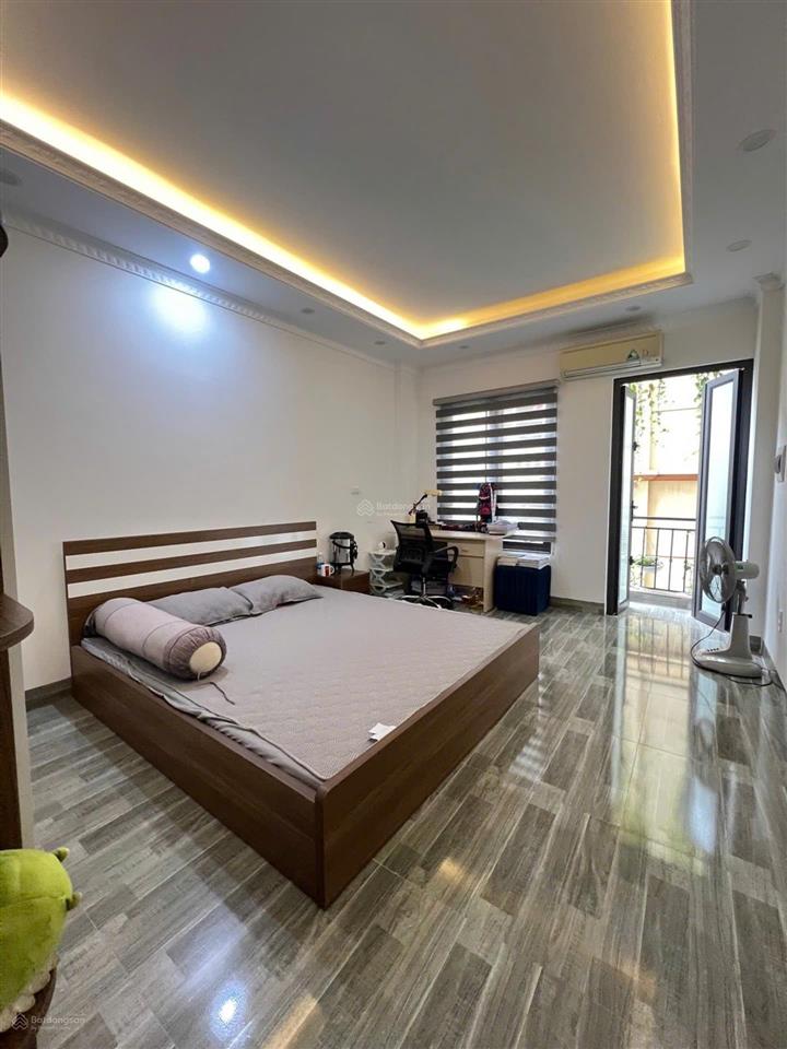 Bán nhà riêng lĩnh nam, 32m2, chỉ 5,53 tỷ, 3pn, 4wc, nhà đẹp 5 tầng, sổ đỏ chính chủ, ngõ oto tránh