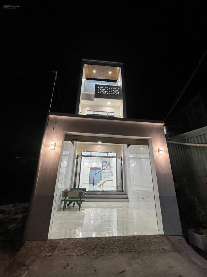 Nhà xây mới 100%, nhà đẹp như mới