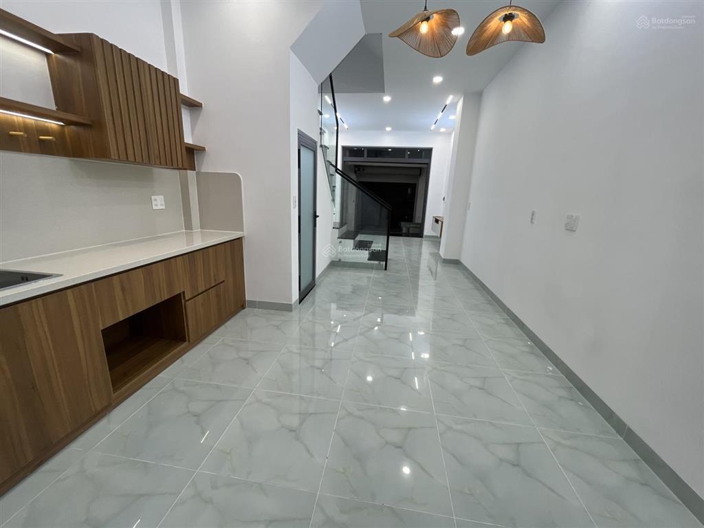 Nhà xây mới 100%, nhà đẹp như mới