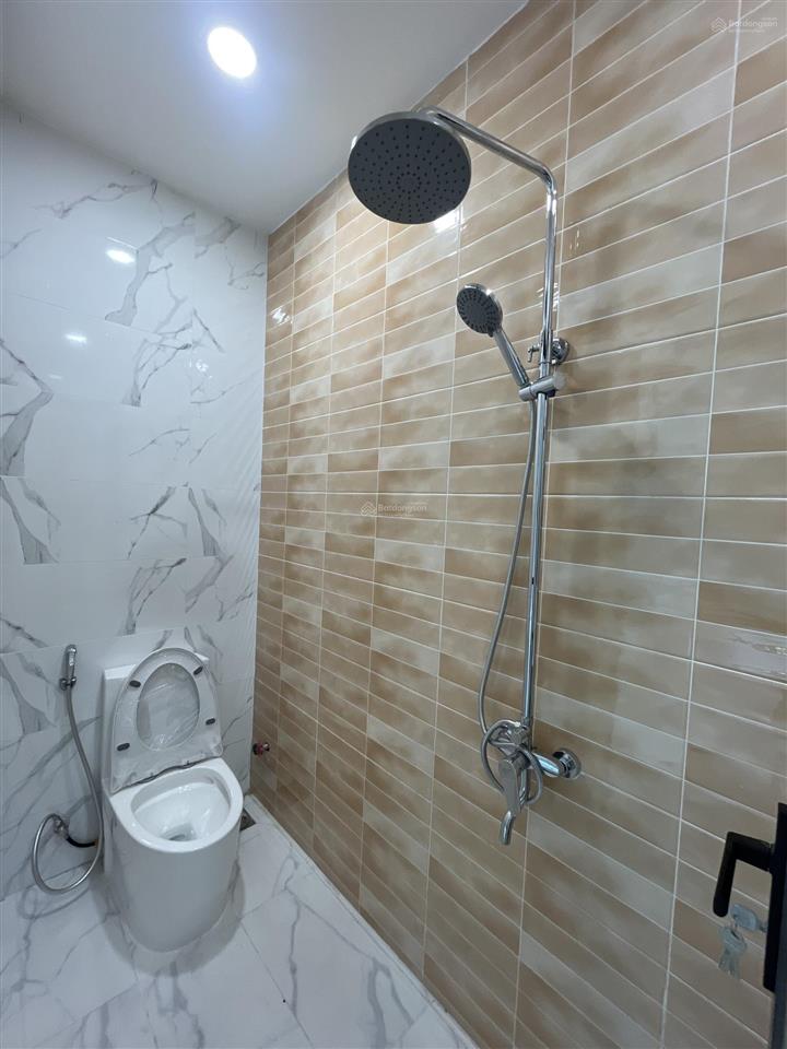 Nhà xây mới 100%, nhà đẹp như mới