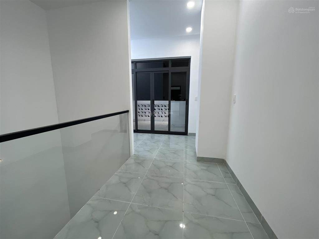 Nhà xây mới 100%, nhà đẹp như mới