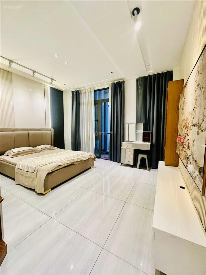 Siêu phẩm 5 tầng, hẻm 6m thông, dt 4,5*15, full nội thất cao cấp, gần sân bay, emart