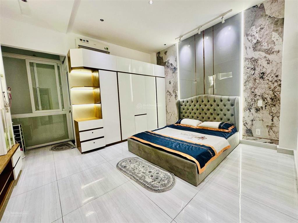 Siêu phẩm 5 tầng, hẻm 6m thông, dt 4,5*15, full nội thất cao cấp, gần sân bay, emart