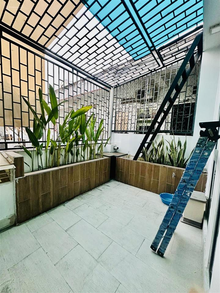 Siêu phẩm 5 tầng, hẻm 6m thông, dt 4,5*15, full nội thất cao cấp, gần sân bay, emart