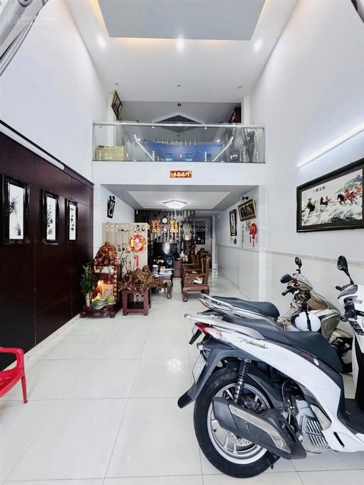 Hàng hiếm 5 tầng, gần sân bay, chợ, dt 4.3*22,5, xe hơi đậu nhà thông, dòng tiền 30tr/th, nhỉnh 9t