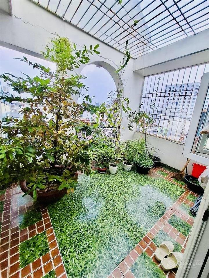 Hàng hiếm 5 tầng, gần sân bay, chợ, dt 4.3*22,5, xe hơi đậu nhà thông, dòng tiền 30tr/th, nhỉnh 9t