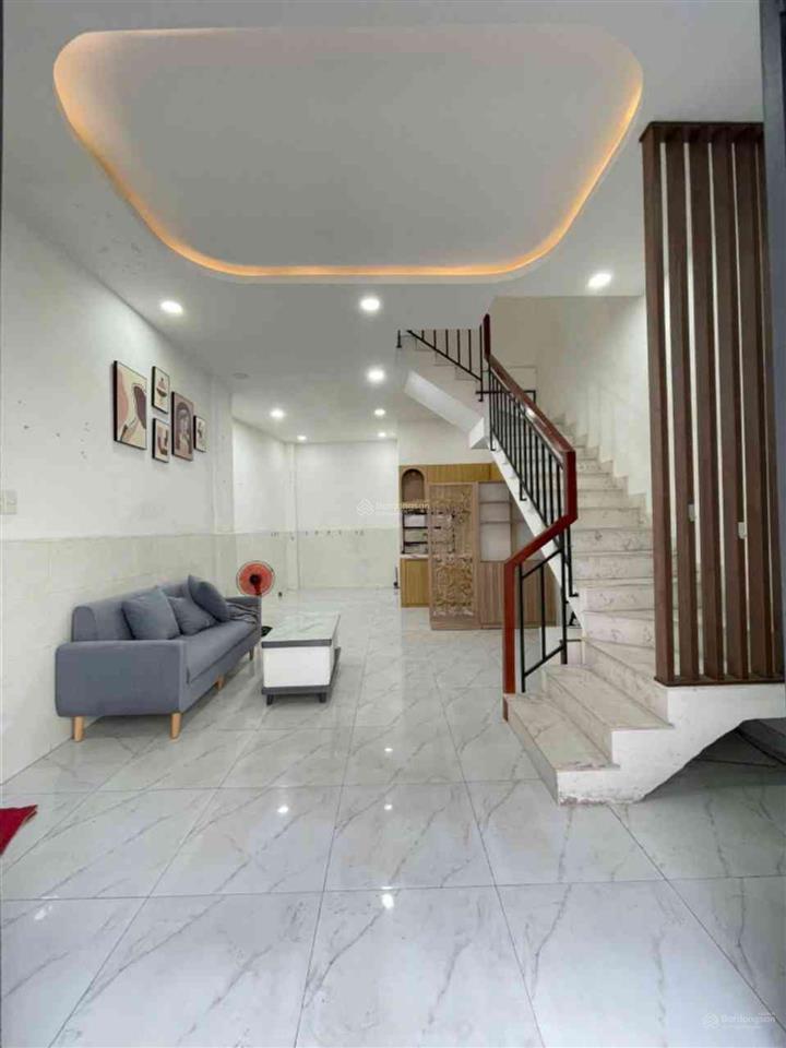 Hẻm xe đậu cửa, chiều ngang nhà 5m, miễn tiếp môi giới