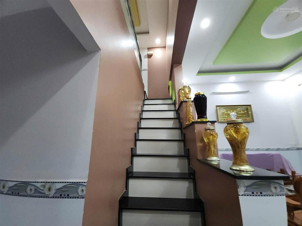 Nhà hxt tân hiệp hóc môn 5x19m 2 tầng giảm còn 3.8 tỷ