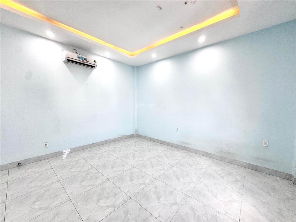 Mt kd đỉnh ngang 12m hiếm bình trưng tây q2
