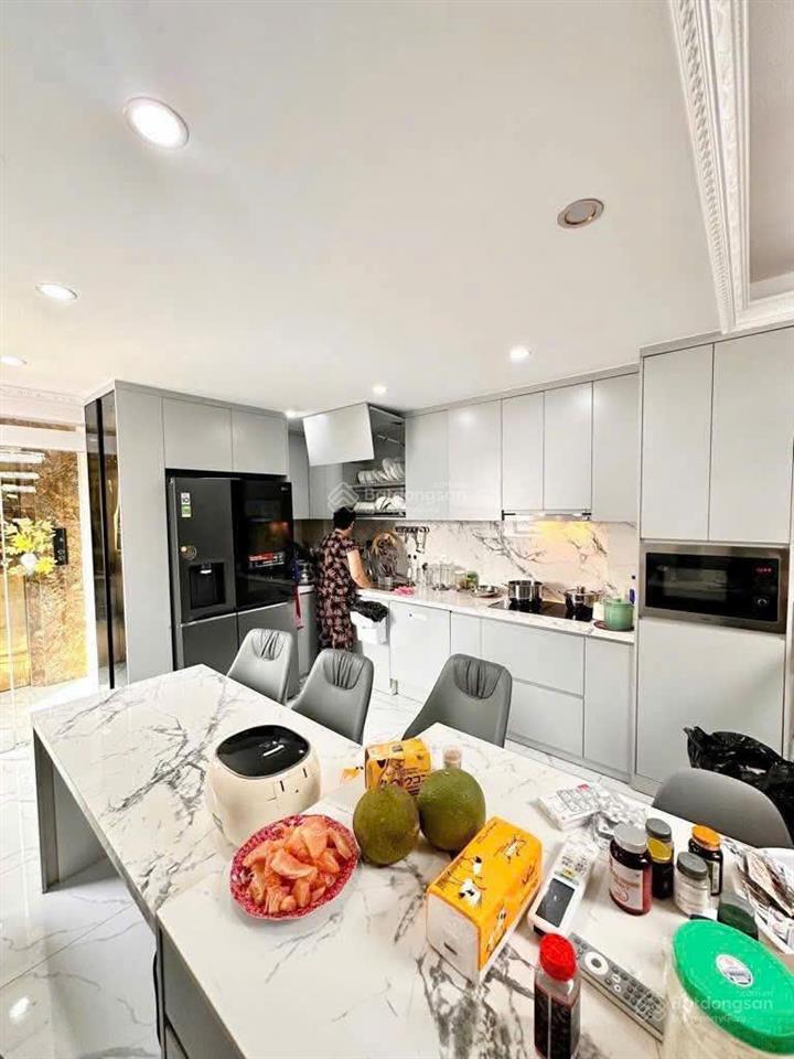 Bán nhà dịch vọng 31m2 4t 9.8 tỷ ô tô tránh, kinh doanh, ngõ 6m, phân lô vip