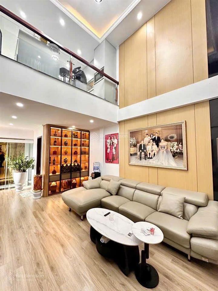 Bán nhà dịch vọng 31m2 4t 9.8 tỷ ô tô tránh, kinh doanh, ngõ 6m, phân lô vip