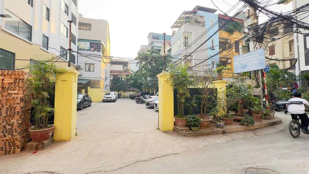 Bán nhà dịch vọng 31m2 4t 9.8 tỷ ô tô tránh, kinh doanh, ngõ 6m, phân lô vip