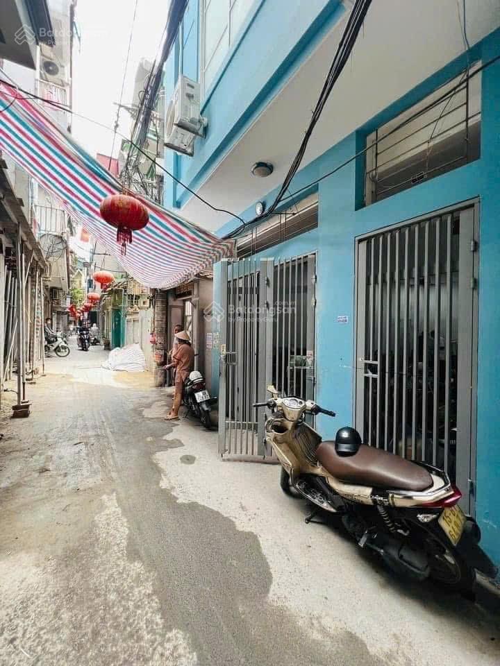 Hiếm  duy nhất còn lại ở trần thái tông nhà đẹp + hai mặt thoáng + ngõ thông, dt 81m2  15m ra ôtô