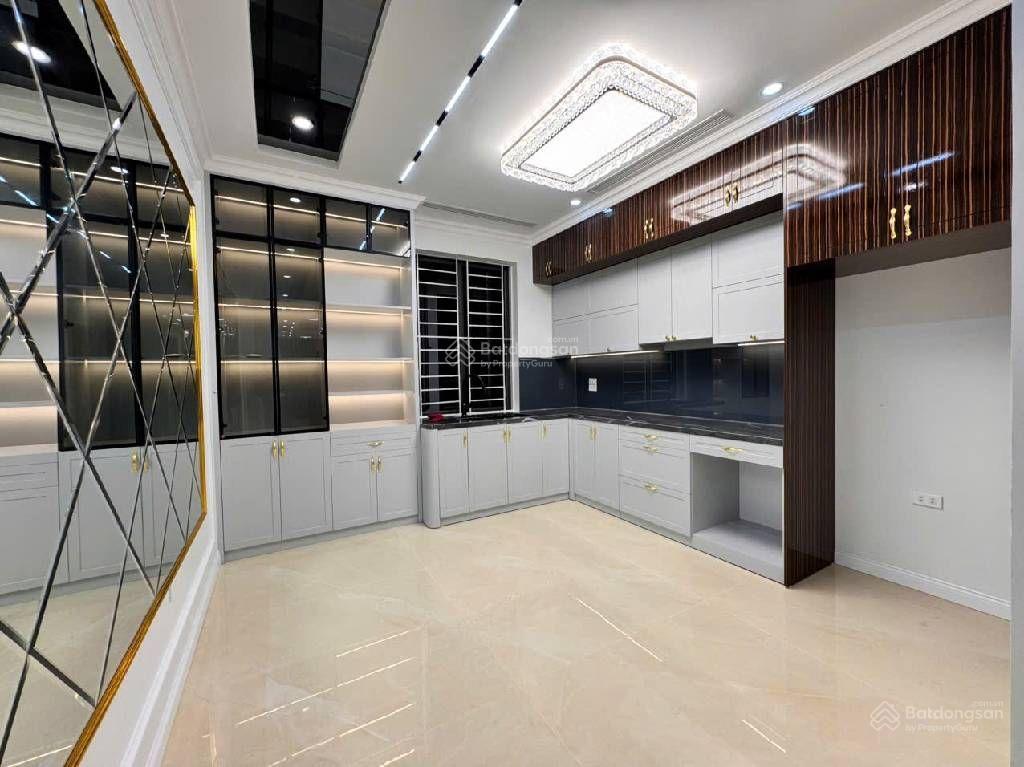 Trần quốc hoàn phân 60m lô ô tô chạy vòng quanh  50m ra phố
