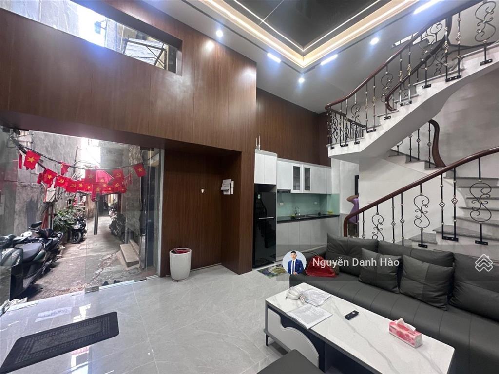 Bán nhà 5 tầng, 40m2 nằm giữa phố hàng buồm, 3pn, ở sướng, nhỉnh 7 tỷ