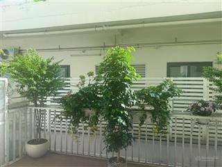 Bán căn hộ sân vườn cc bộ công an , dt 134,4m2( 40m2 sân vườn), 3pn, 2wc. sổ hồng. giá 9.8 tỷ tl
