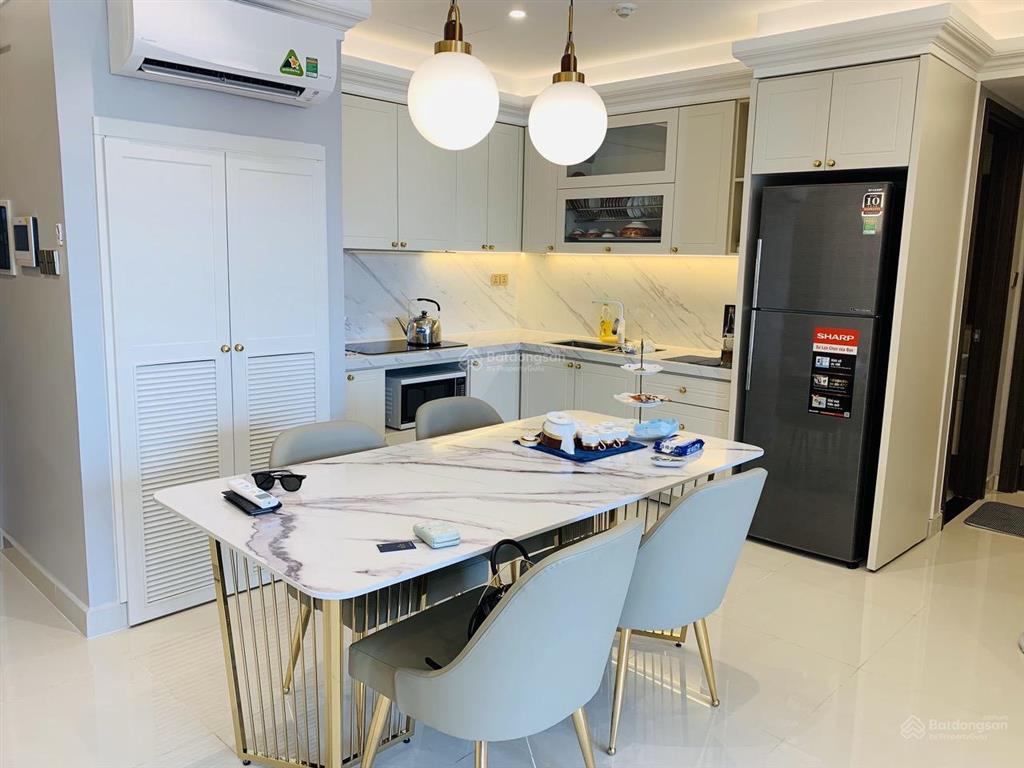 Cần cho thuê căn hộ saigon royal 2pn  2wc view sông sg và bitexco giá tốt.  0909 024 ***