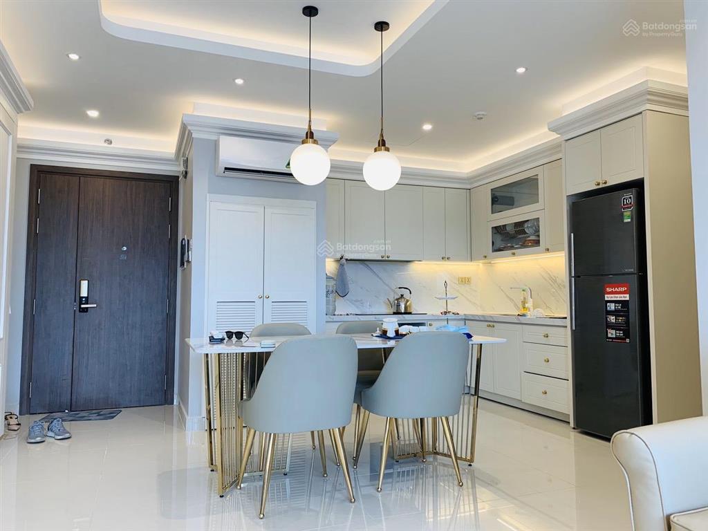 Cần cho thuê căn hộ saigon royal 2pn  2wc view sông sg và bitexco giá tốt.  0909 024 ***