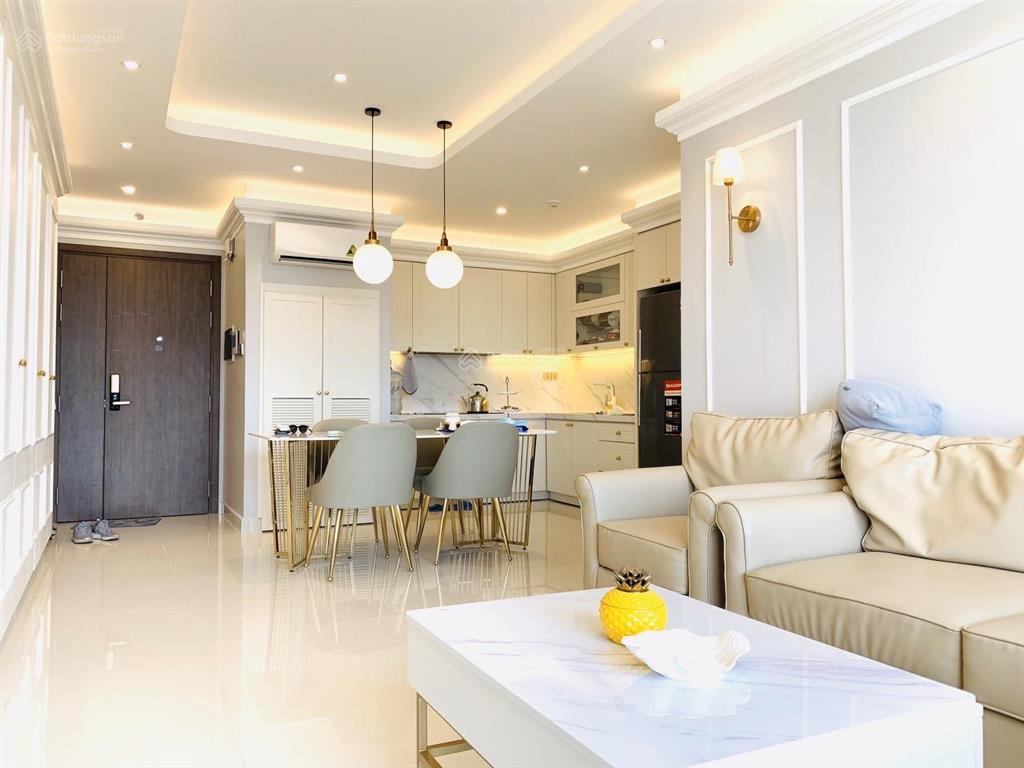 Cần cho thuê căn hộ saigon royal 2pn  2wc view sông sg và bitexco giá tốt.  0909 024 ***