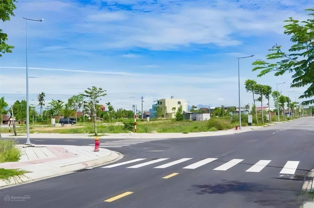 Bán đất ngay mặt tiền đường liền kề cụm kcn vsip 2 tân uyên, giá 597 triệu, sổ sẵn sang tên ngay