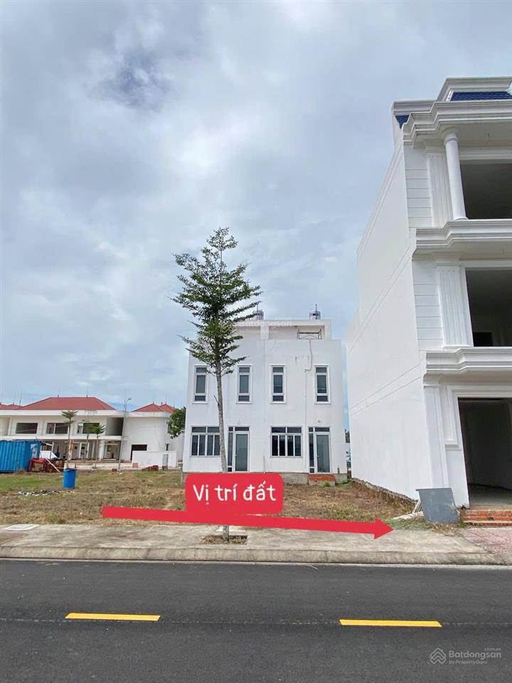 Chính chủ bán đất ngay mặt tiền đường, giá 890 triệu liền kề khu công nghiệp vsip 2 bình dương