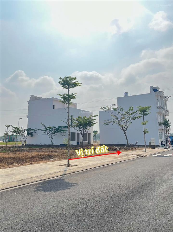 Chính chủ bán đất ngay mặt tiền đường, giá 890 triệu liền kề khu công nghiệp vsip 2 bình dương