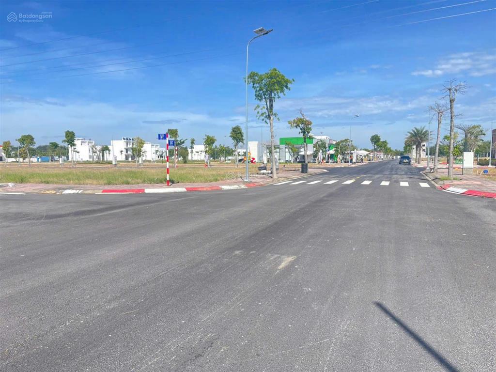 Chính chủ bán đất ngay mặt tiền đường, giá 890 triệu liền kề khu công nghiệp vsip 2 bình dương