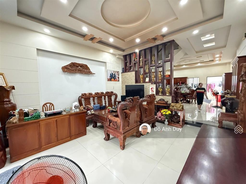 Nhà ngay sân bay, cộng hòa, 5 x 14 m 3 tầng 7 tỷ hẻm, khu vực ô tô ngủ nhà.