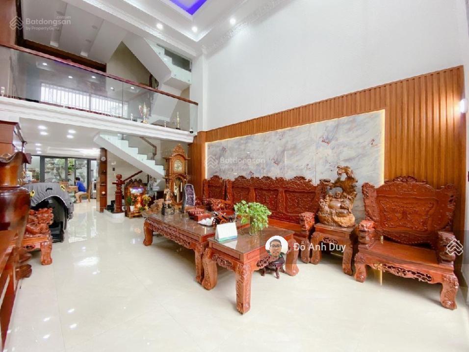 Nhà ngay trạm metro 85m2 5 tầng 8 tỷ hẻm 8 m kinh doanh