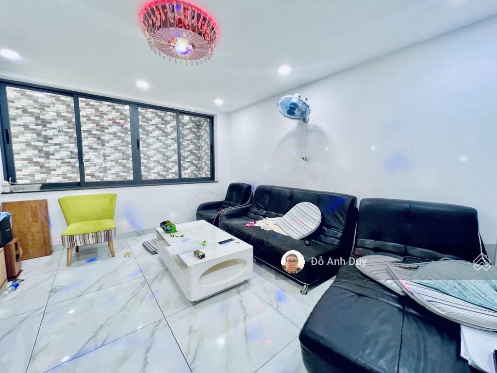 Nhà tân sơn nhì 60 m 3 tầng 7 tỷ xíu đường 12 m có vĩa hè