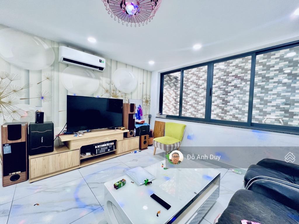 Nhà tân sơn nhì 60 m 3 tầng 7 tỷ xíu đường 12 m có vĩa hè