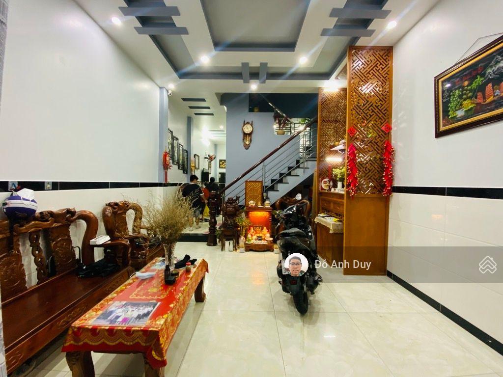 Nhà đẹp ngay emart phan huy ích, 70 m 3 tầng 7 tỷ xíu oto ngủ nhà