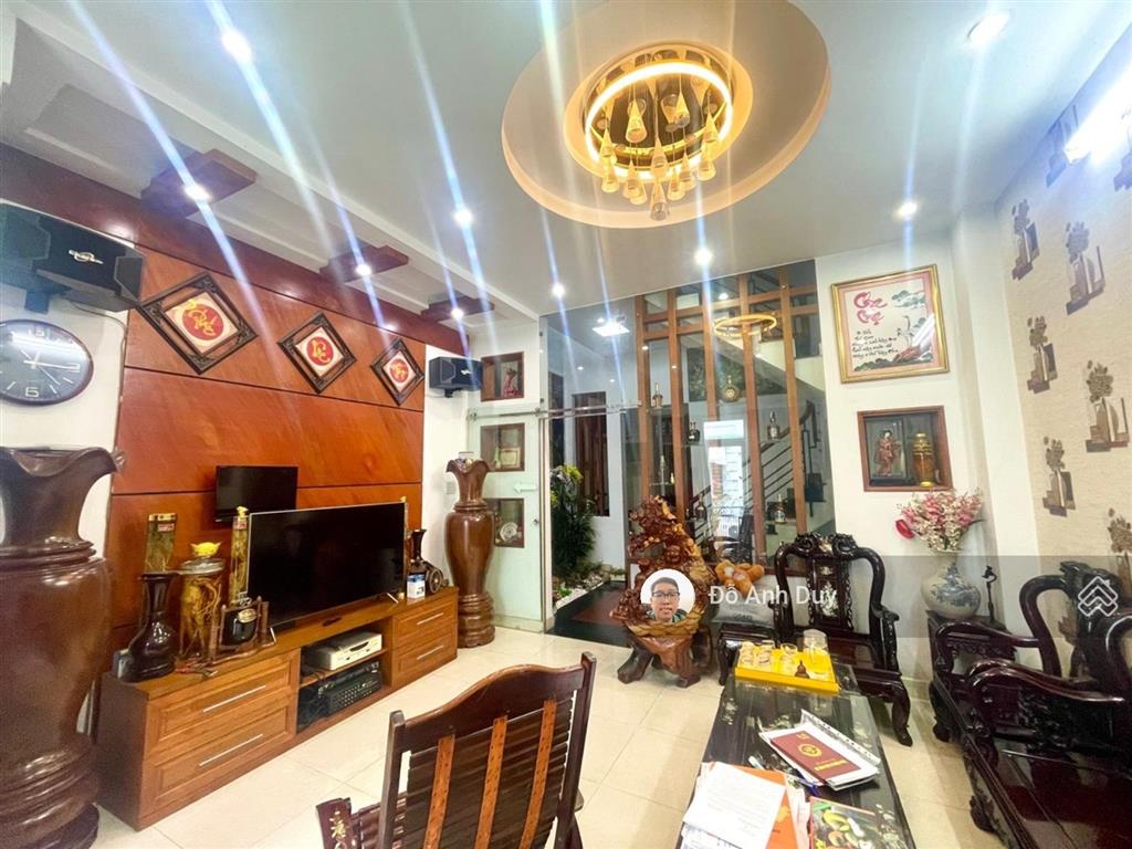 Nhà ngay cạnh mặt tiền chợ phạm văn bạch 80 m 3 tầng 7 tỷ hơn
