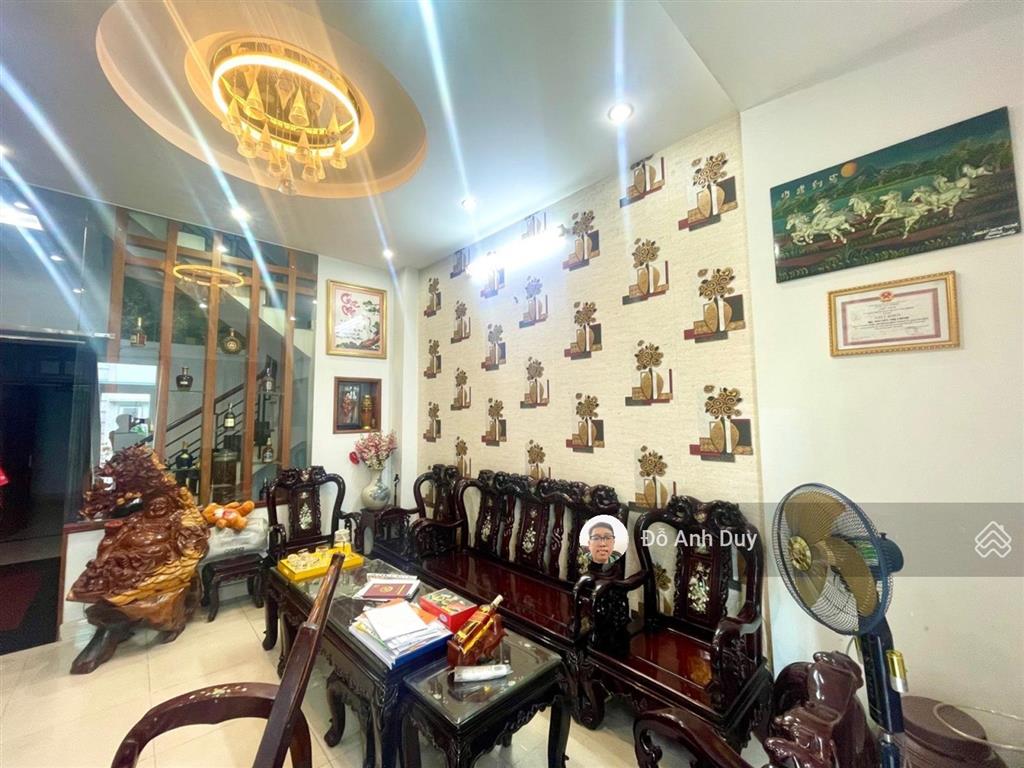 Nhà ngay cạnh mặt tiền chợ phạm văn bạch 80 m 3 tầng 7 tỷ hơn