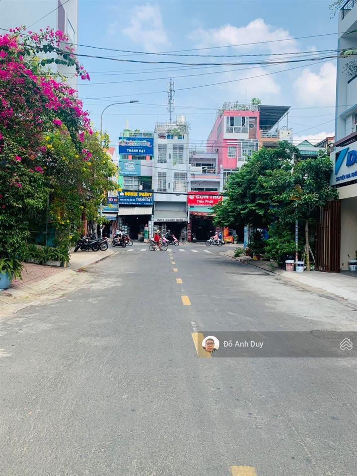 Nhà ngay chợ phạm văn bạch 70 m2 hẻm 8 m 6 tỷ hơn