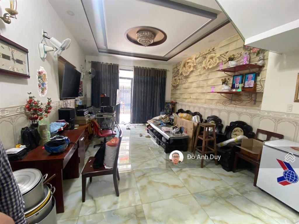 Nhà ngay chợ phạm văn bạch 70 m2 hẻm 8 m 6 tỷ hơn