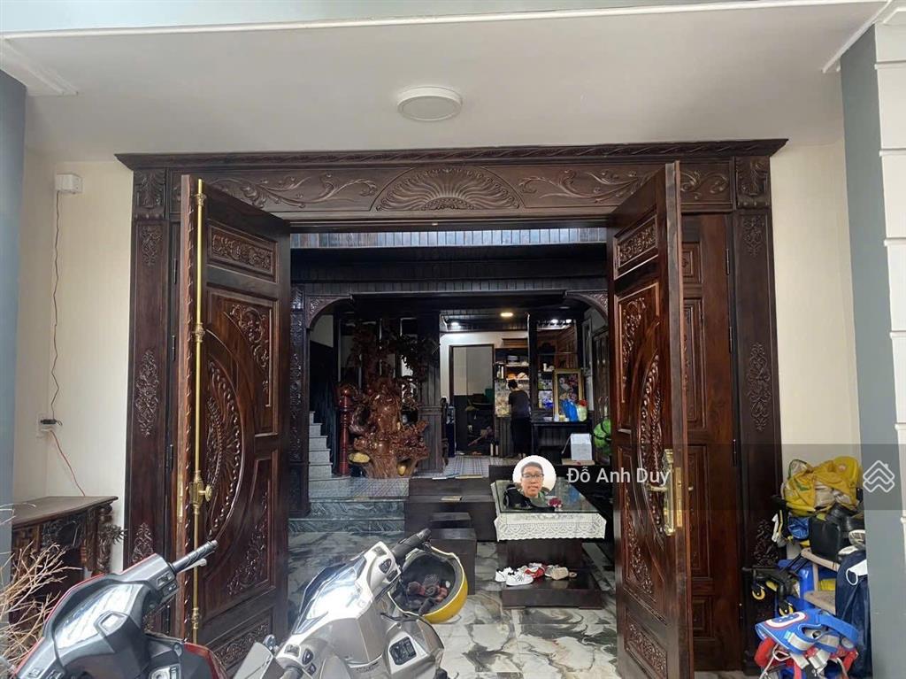 Nhà 3 tầng xịn sò 103.6m2, 7,3 tỷ, cạnh mặt tiền