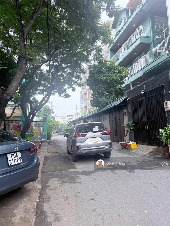 Nhà đẹp cạnh sân bay 70,9 m2 5 tầng 9 tỷ