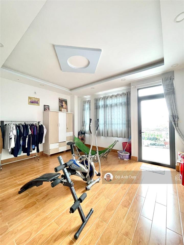 Nhà sâu lưng etown 2, 70 m 4 tầng 7 tỷ trước nhà 6 m oto ngủ nhà