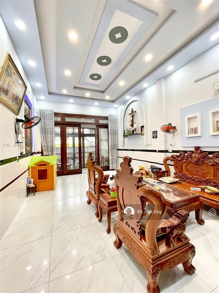 Nhà sâu lưng etown 2, 70 m 4 tầng 7 tỷ trước nhà 6 m oto ngủ nhà