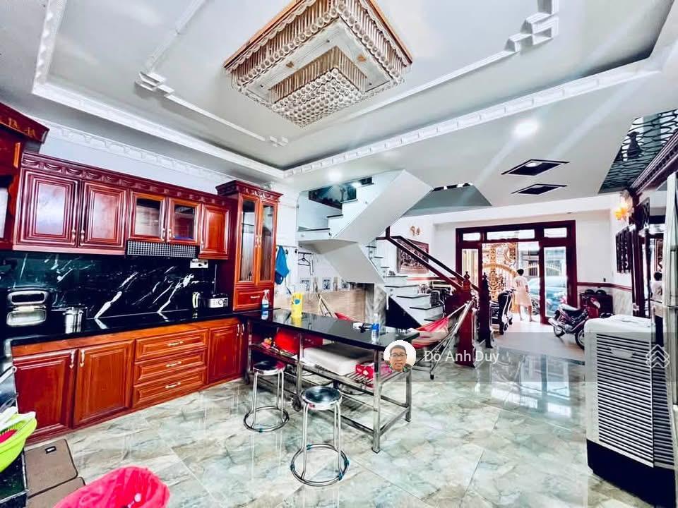 Nhà 70 m 4 tầng 6 tỷ oto thông 6 m kinh doanh phạm văn bạch