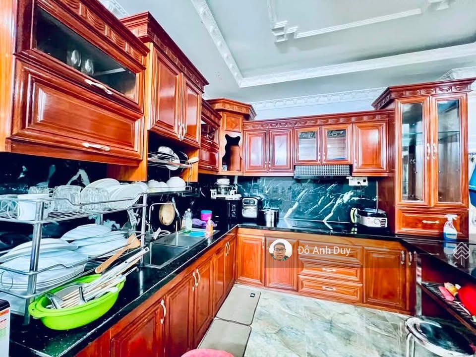 Nhà 70 m 4 tầng 6 tỷ oto thông 6 m kinh doanh phạm văn bạch