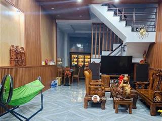 Nhà 4 x 15 m 3 tầng 6 tỷ oto thông cạnh chợ hạnh thông tây