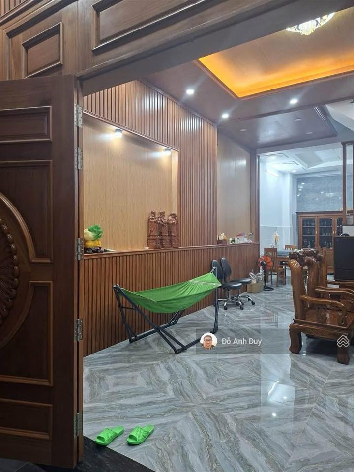 Nhà 4 x 15 m 3 tầng 6 tỷ oto thông cạnh chợ hạnh thông tây